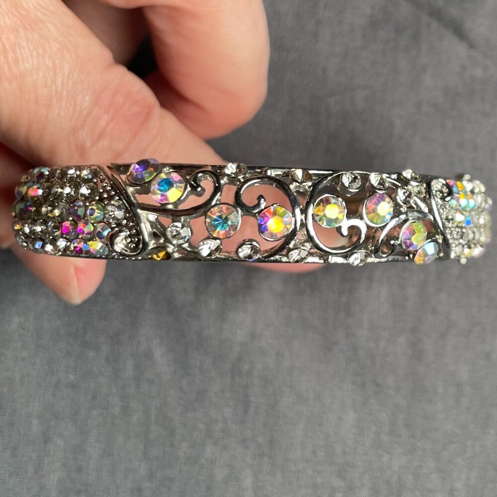 Vintage Aurora Borealis Rhinestone Filigree Hinged Bangle Bracelet